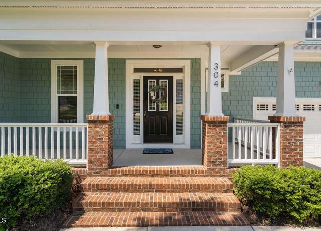Property at 304 Nelson Ln, Clayton, NC 27527, 4 beds, 3.5 baths