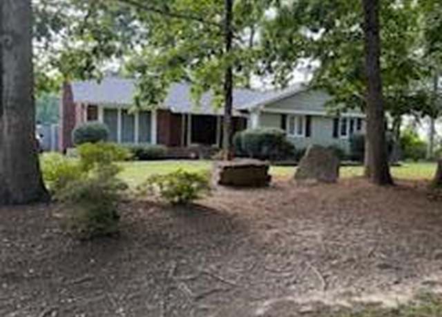 Property at 102 Pebblebrook Dr, Knightdale, NC 27545, 3 beds, 1.5 baths