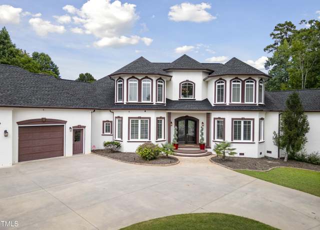 Property at 1326 Lochshire Dr, Burlington, NC 27215, 4 beds, 4.5 baths