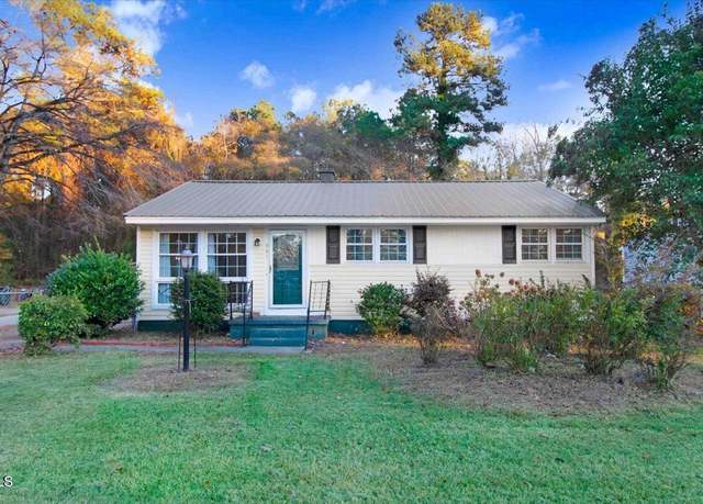 Property at 901 Candlewood Dr, Kinston, NC 28501, 3 beds, 2 baths
