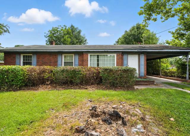 Property at 5233 Pala Verde Dr, Fayetteville, NC 28304, 3 beds, 1.5 baths