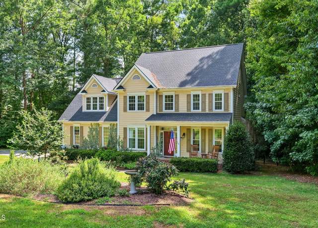 Property at 2020 Gardenbrook Dr, Raleigh, NC 27606, 4 beds, 3.5 baths