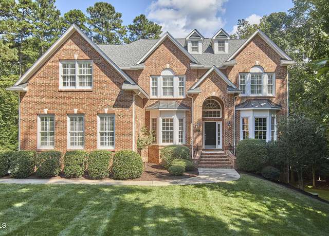 Property at 104 Randolph Ct, Chapel Hill, NC 27516, 7 beds, 5.5 baths