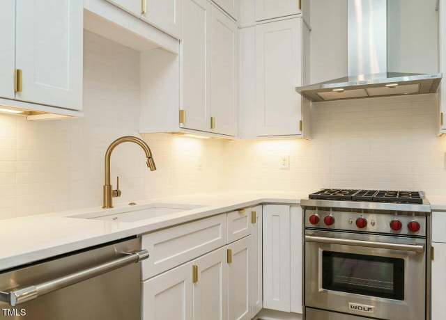 Property at 1533 Urban Trace Ln, Raleigh, NC 27608, 3 beds, 2.5 baths