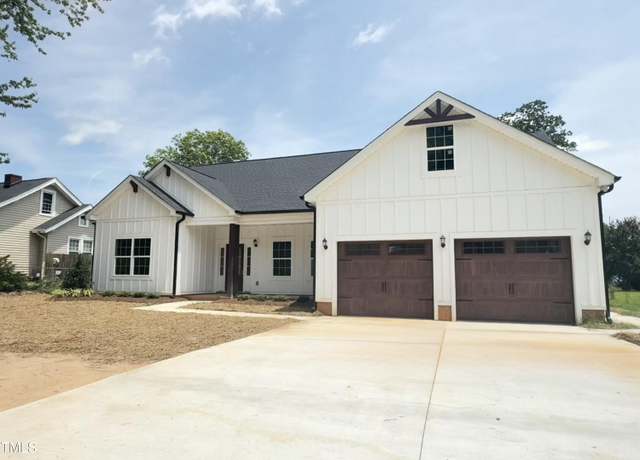 Property at 607 Salisbury St, Kernersville, NC 27284, 6 beds, 2.5 baths