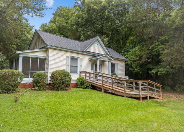 Property at 107 Franklin St, Oxford, NC 27565, 2 beds, 1 bath