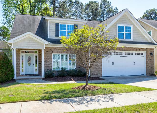 Property at 837 Varina Ln, Fuquay Varina, NC 27526, 4 beds, 2.5 baths