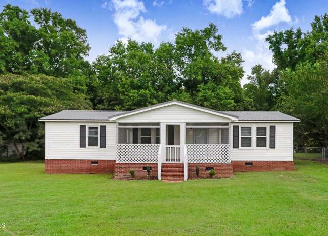 Property at 104 Barrier Pl, Pikeville, NC 27863, 3 beds, 2 baths