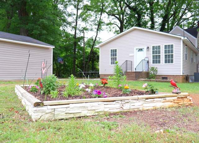 Property at 1536 Granville St, Burlington, NC 27215, 4 beds, 2 baths