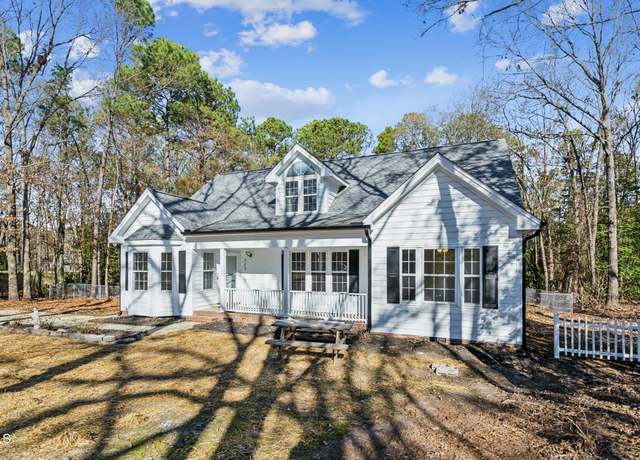 Property at 309 Monterey Ct, Benson, NC 27504, 4 beds, 3 baths