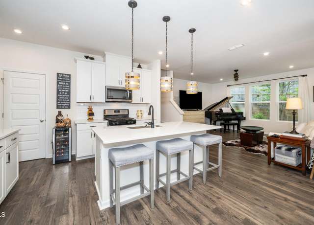 Property at 1403 Chipping Dr, Apex, NC 27502, 3 beds, 2.5 baths