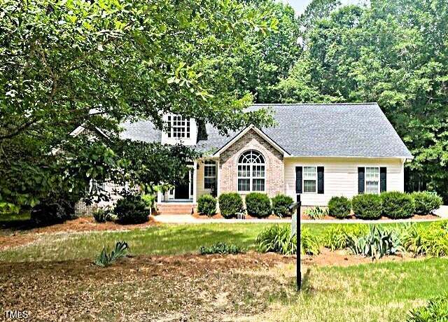 Property at 146 Bennett Pl, Clayton, NC 27527, 3 beds, 2.5 baths