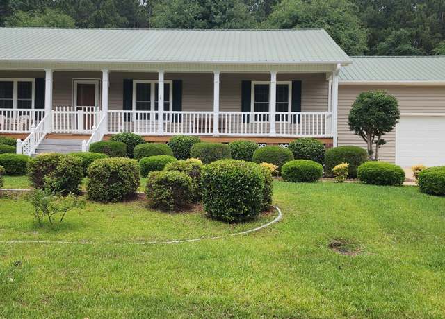 Property at 107 Oak Park Dr, Benson, NC 27504, 3 beds, 2 baths