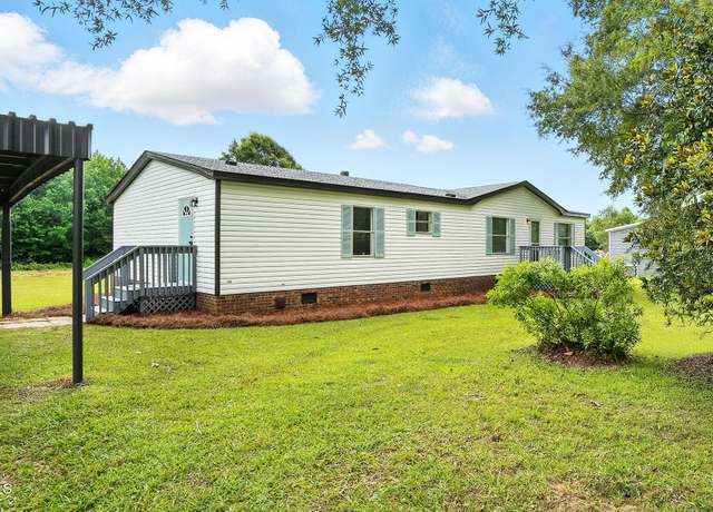Property at 585 Smith Rd, Smithfield, NC 27577, 3 beds, 2 baths