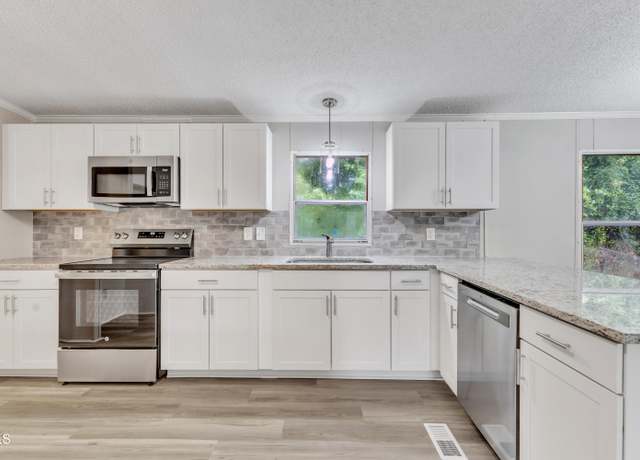 Property at 20 S Kelly Ct, Lillington, NC 27546, 3 beds, 2 baths