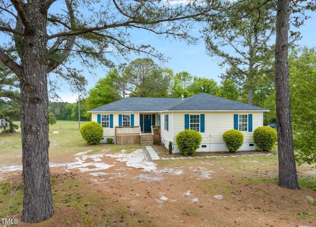 Property at 211 Chesters Rd, Roseboro, NC 28382, 4 beds, 2 baths