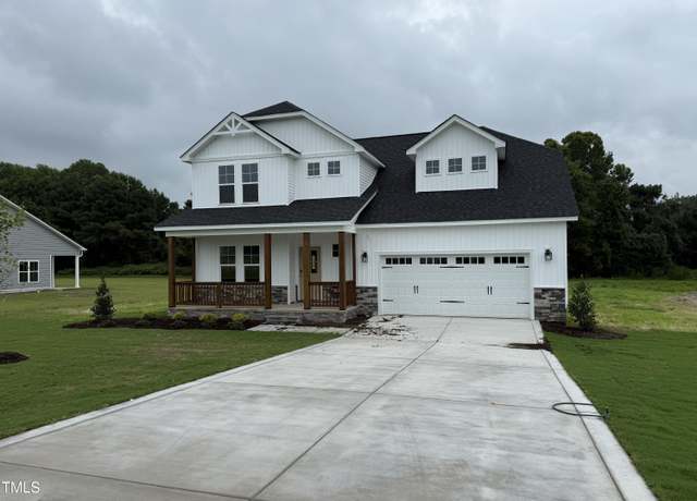 Property at 165 Tuskeegee Dr, Smithfield, NC 27577, 4 beds, 2.5 baths