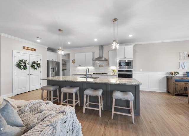 Property at 2907 Jakes View Pt, Fuquay Varina, NC 27526, 4 beds, 3 baths