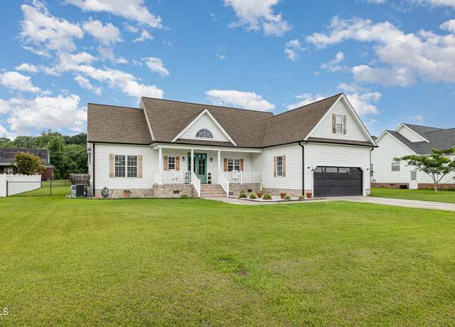 Property at 305 Maddux Dr, Pikeville, NC 27863, 3 beds, 3 baths