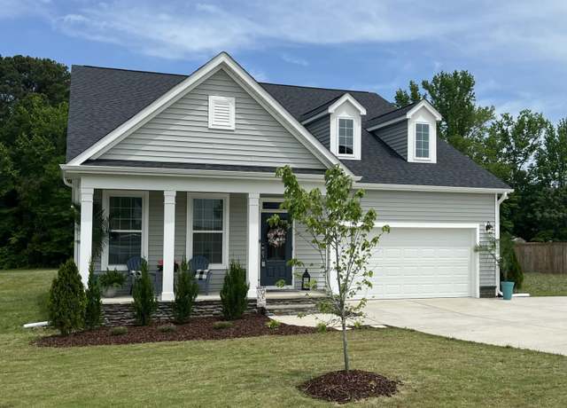 Property at 190 Salem Village Dr, Fuquay Varina, NC 27526, 4 beds, 3 baths