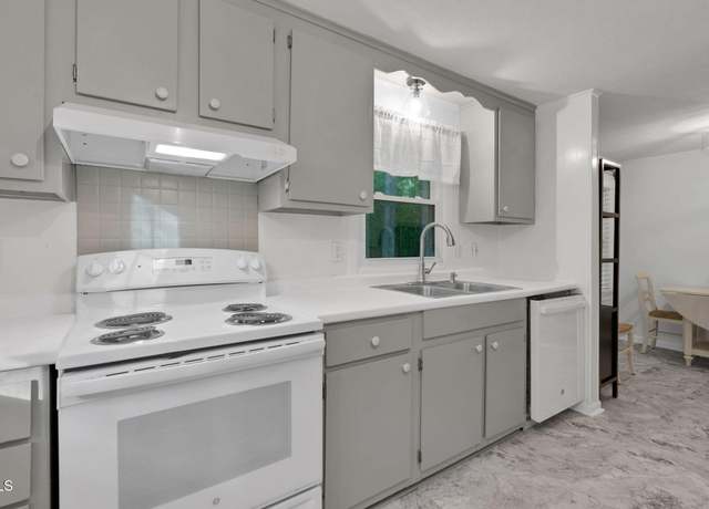 Property at 1332 Stallings Rd, Chapel Hill, NC 27516, 3 beds, 1 bath