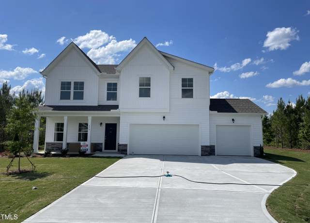 Property at 327 Enfield Dr, Carthage, NC 28327, 5 beds, 3 baths