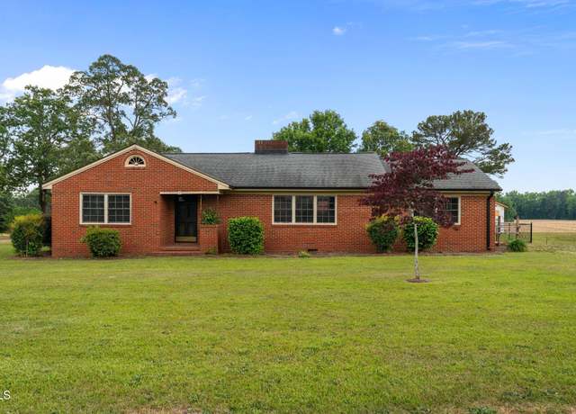 Property at 305 W Old Rd, Lillington, NC 27546, 3 beds, 2 baths