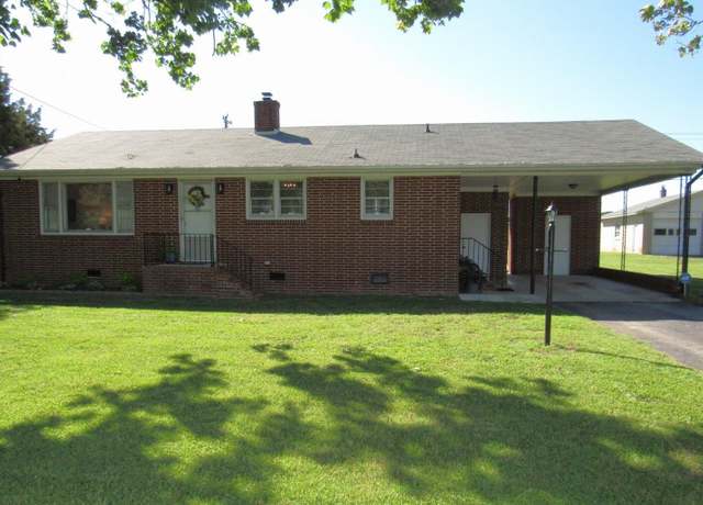 Property at 1700 Warrenton Rd, Henderson, NC 27537, 3 beds, 1 bath