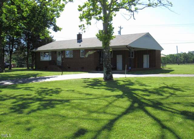 Property at 1700 Warrenton Rd, Henderson, NC 27537, 3 beds, 1 bath