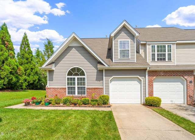 Property at 320 Robyns Glen Cir, Greensboro, NC 27409, 2 beds, 2.5 baths