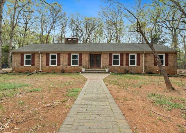 Property at 513 W Glendale St, Siler City, NC 27344, 4 beds, 2 baths