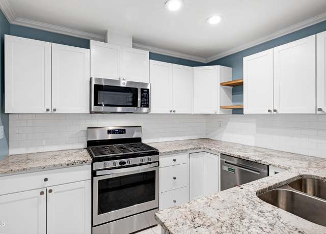 Property at 119 Jo Anne Cir, Cary, NC 27513, 3 beds, 2.5 baths
