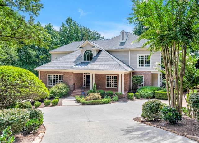 Property at 53516 Bickett Dr, Chapel Hill, NC 27517, 4 beds, 4.5 baths