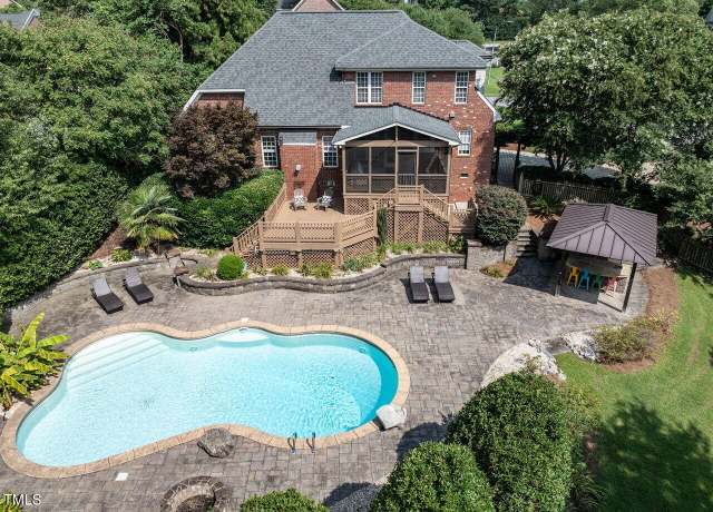 Property at 900 Old Baron Dr, Fuquay Varina, NC 27526, 3 beds, 2.5 baths