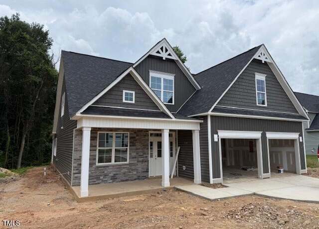 Property at 318 Abingdon Farms Dr, Selma, NC 27576, 4 beds, 2.5 baths