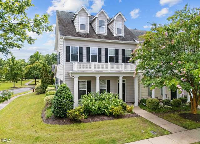 Property at 1048 Philpott Dr, Chapel Hill, NC 27517, 3 beds, 2.5 baths