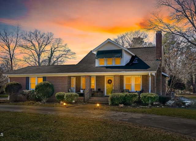 Property at 712 Springwood Ave, Gibsonville, NC 27249, 4 beds, 2.5 baths