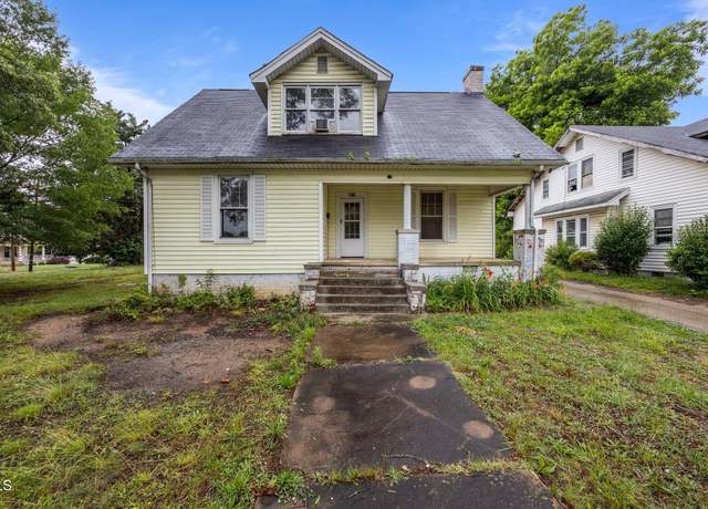 Property at 421 E Morehead St, Burlington, NC 27215, 4 beds, 1 bath