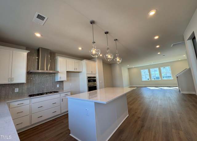 Property at 802 Hillfarm Dr, Wake Forest, NC 27587, 4 beds, 3.5 baths