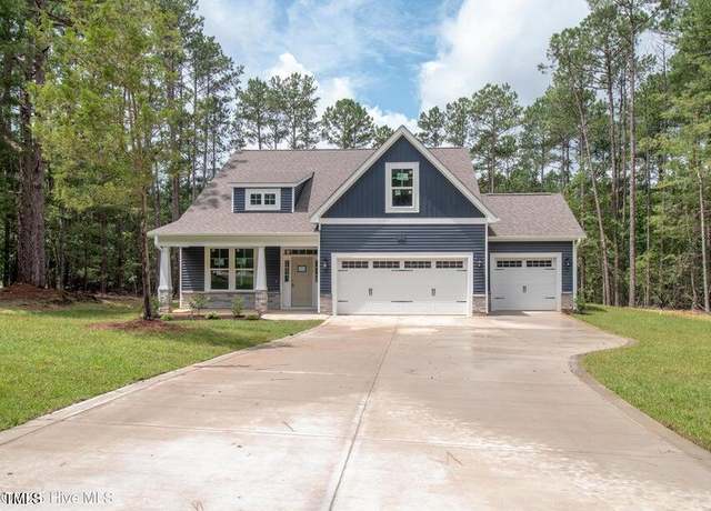 Property at 181 Pinecrest Dr, Carthage, NC 28327, 4 beds, 2.5 baths
