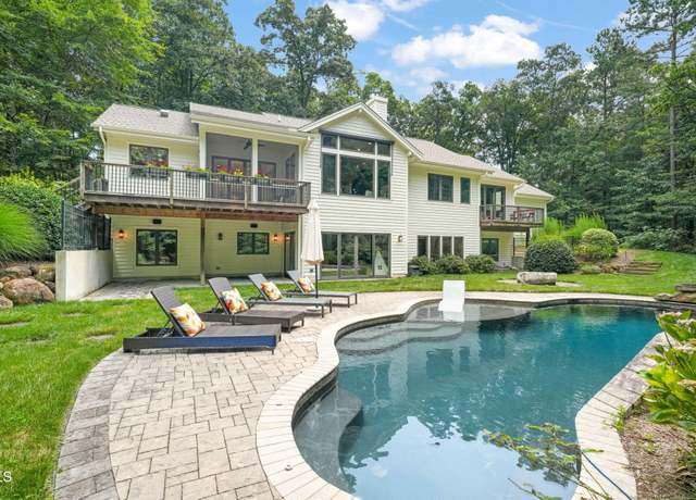 Property at 3707 Stonegate Dr, Chapel Hill, NC 27516, 3 beds, 3.5 baths