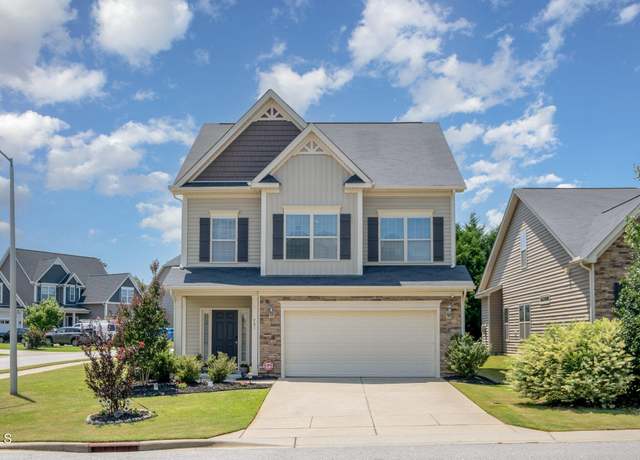 Property at 701 Laurel Spring Dr, Fuquay Varina, NC 27526, 4 beds, 2.5 baths
