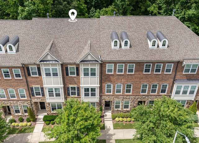 Property at 3109 Stockdale Dr, Raleigh, NC 27609, 3 beds, 3.5 baths