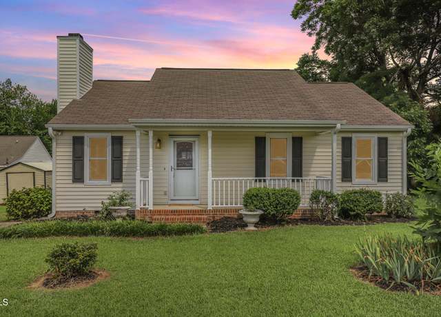 Property at 321 Raleigh St, Holly Springs, NC 27540, 3 beds, 2 baths