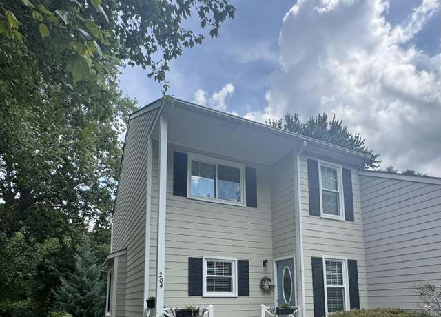 Property at 204 Bracken Ct, Raleigh, NC 27615, 2 beds, 2.5 baths