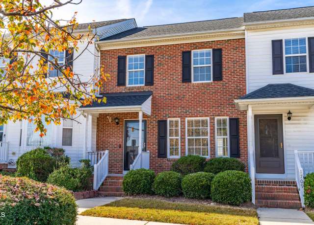 Property at 1707 Stroll Cir, Fuquay Varina, NC 27526, 3 beds, 2.5 baths