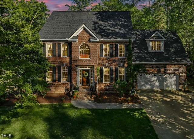 Property at 308 Sunset Creek Cir, Chapel Hill, NC 27516, 5 beds, 3.5 baths