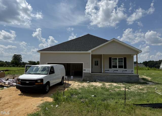 Property at 136 Tuskeegee Dr, Smithfield, NC 27577, 3 beds, 2.5 baths