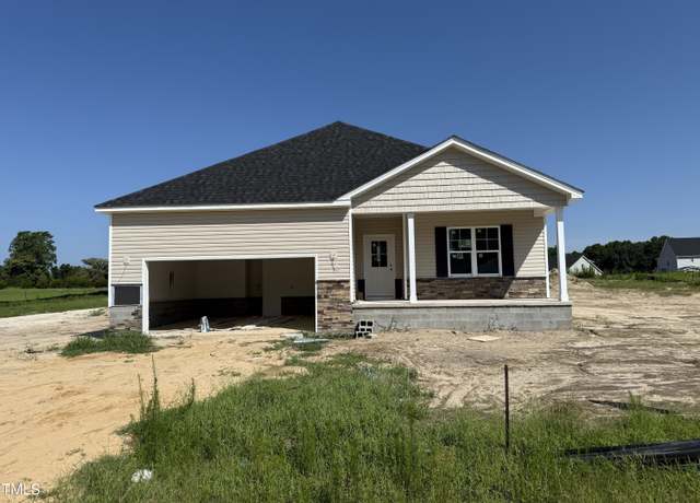 Property at 136 Tuskeegee Dr, Smithfield, NC 27577, 3 beds, 2.5 baths