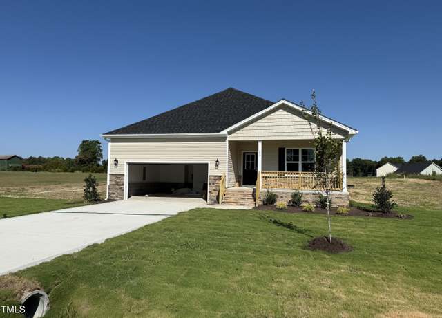 Property at 136 Tuskeegee Dr, Smithfield, NC 27577, 3 beds, 2.5 baths